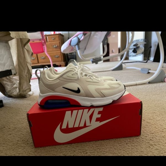 Nike 270 WOMENS - Picture 4 of 4